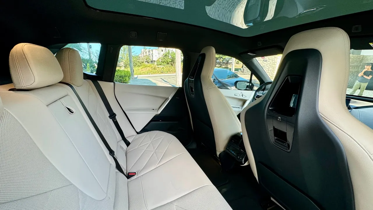 BMW IX40 praticamente zero