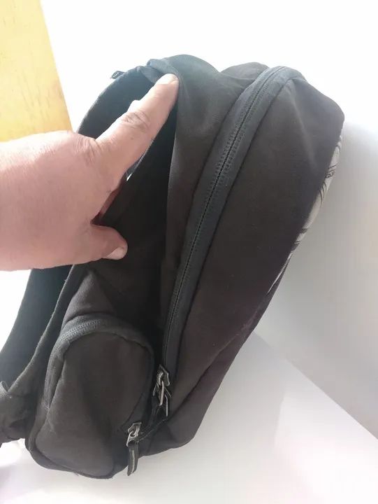 Mochila Quiksilver Preta - Usada - Foto 4