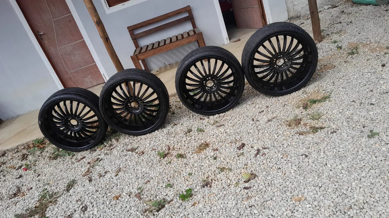 Jogo de Rodas Aro 22 Preto