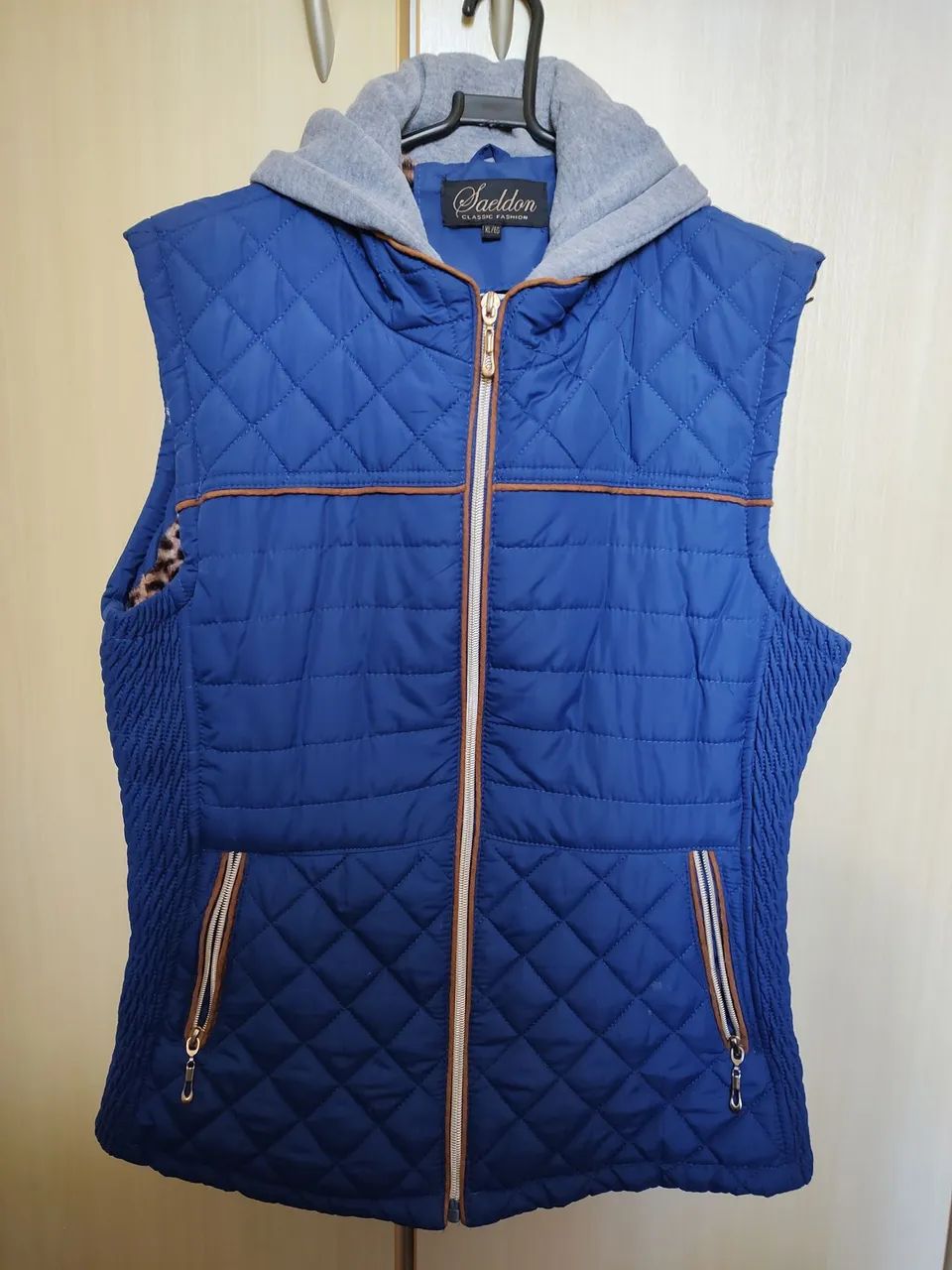 Colete Feminino Azul com Capuz