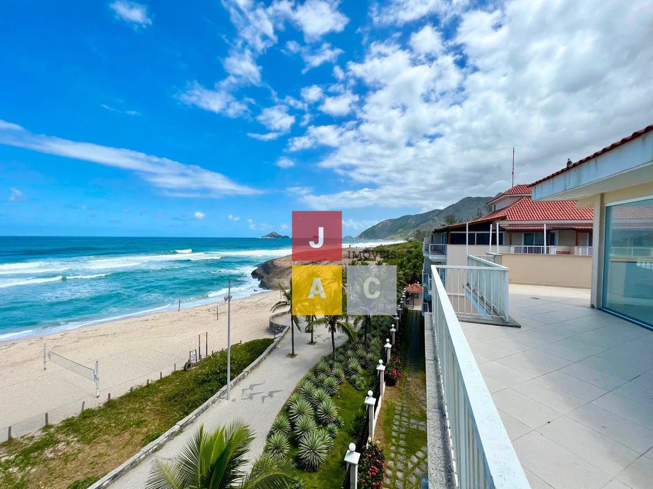 Condomínio La Plage Cob Linear 3 suítes 250m²