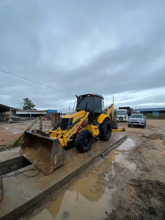 Retroescavadeira New Holland B95b  - Foto 2