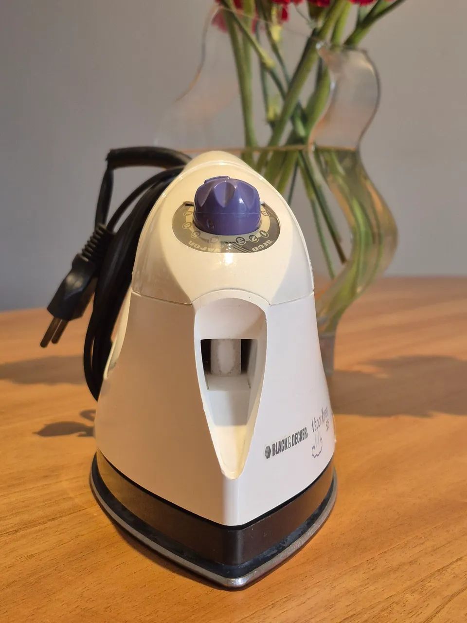 Ferro de Passar Roupa - Black&Decker - Foto 6