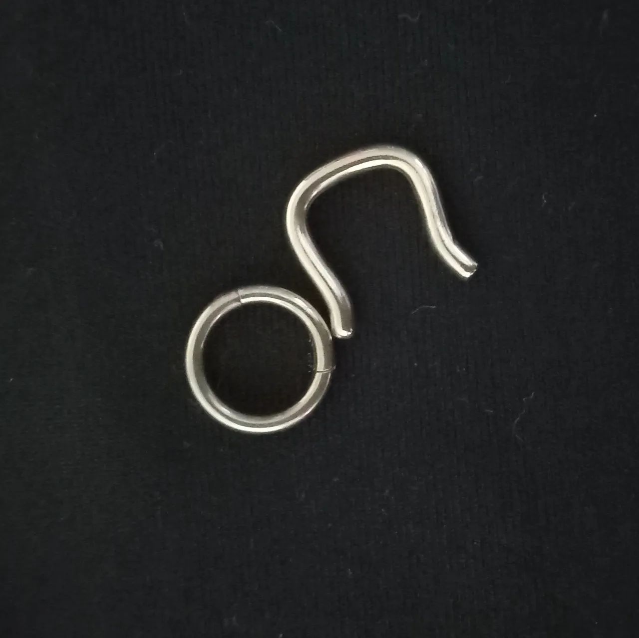 Piercing Argola Articulada e Piercing Ferradura