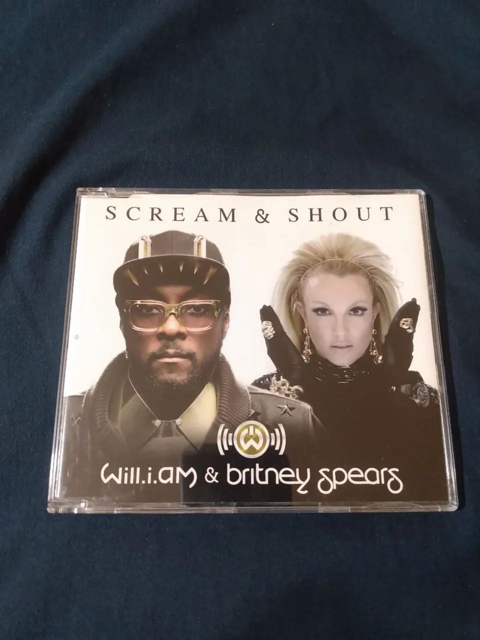 Britney Spears single Scream & Shout