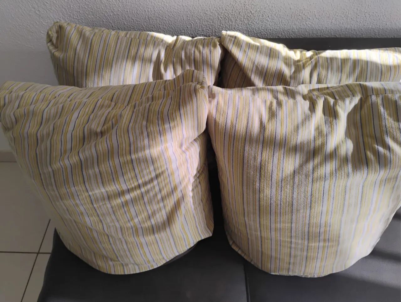 Sofá 64850512152705123