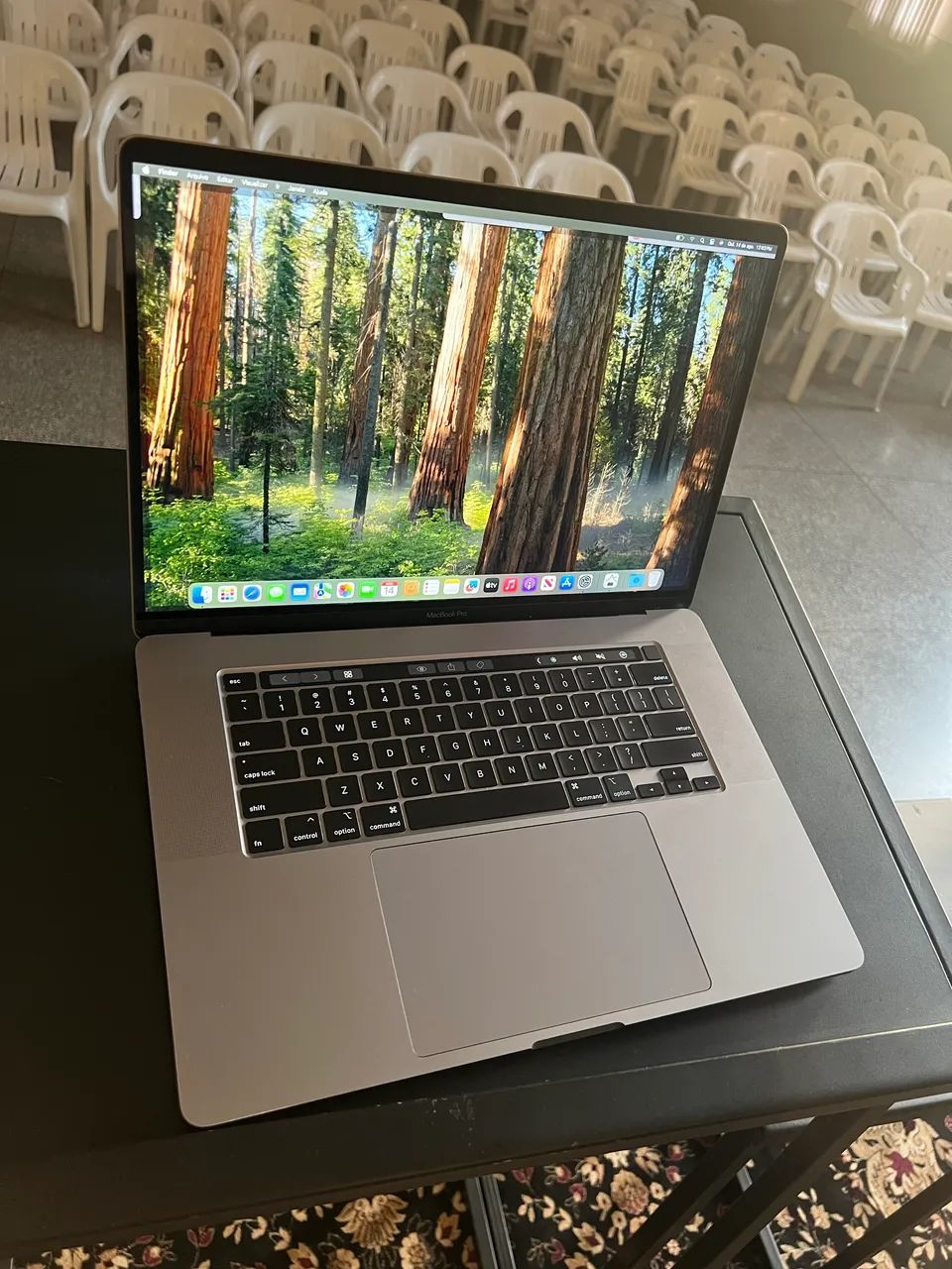 macbook pro 16 i9