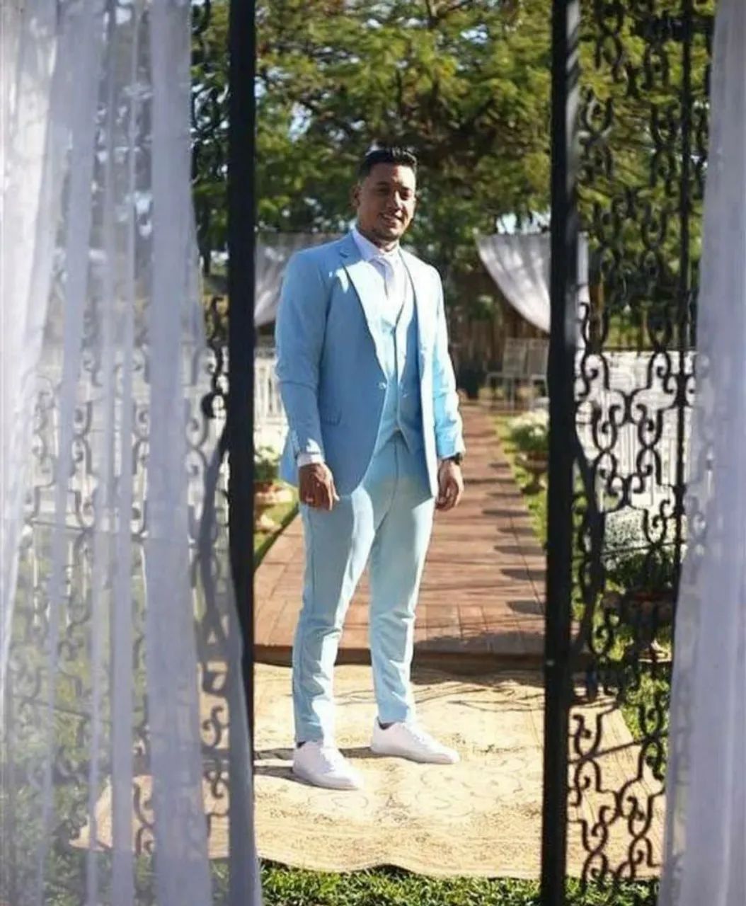 SERVIÇO DE ALUGUEL - TERNOS COMPLETOS PARA EVENTOS  - Foto 2