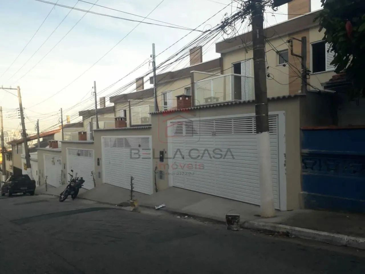 Sobrado com 03 dormitórios com 01 suítes com sacadas, sala, cozinha americana, lavanderia  - Foto 5