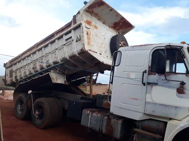 Caminhão Volvo NL10 340 - Ano: 1991 - Doc. em dias - IPVA Isento - Aceito carro até 60 mil