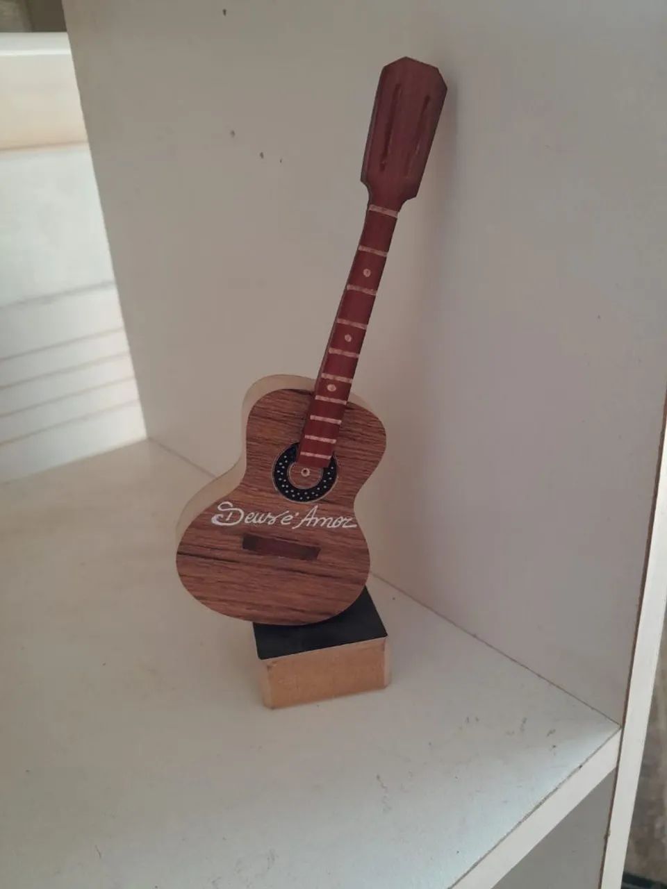 Enfeite de violão de MDF 