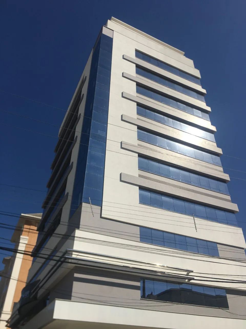 Sala comercial em localização privilegiada uma quadra da Avenida Beira Mar Norte! - Foto 4