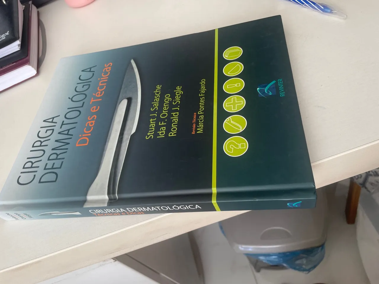 Livro Cirurgia Dermatológica