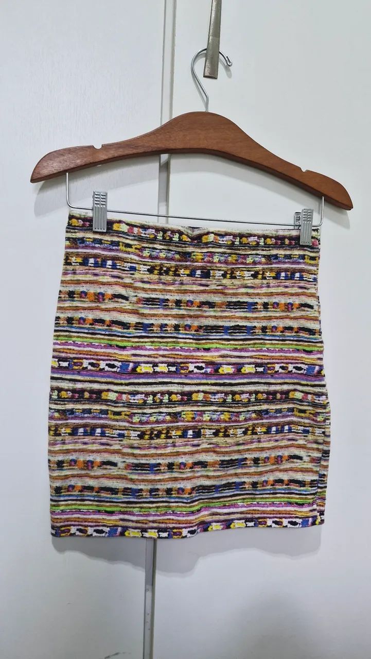 Conjunto blusa e saia estampados - CANTÃO  - Foto 4
