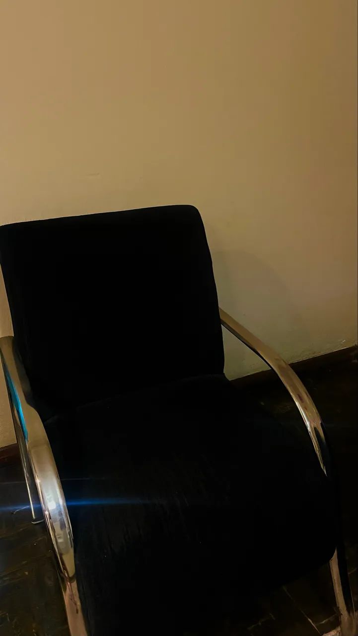 Conjunto de sofá e poltrona de veludo - Foto 3