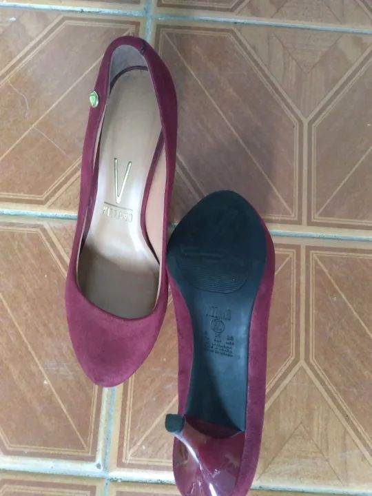 Sapatos de salto vinho - Foto 2