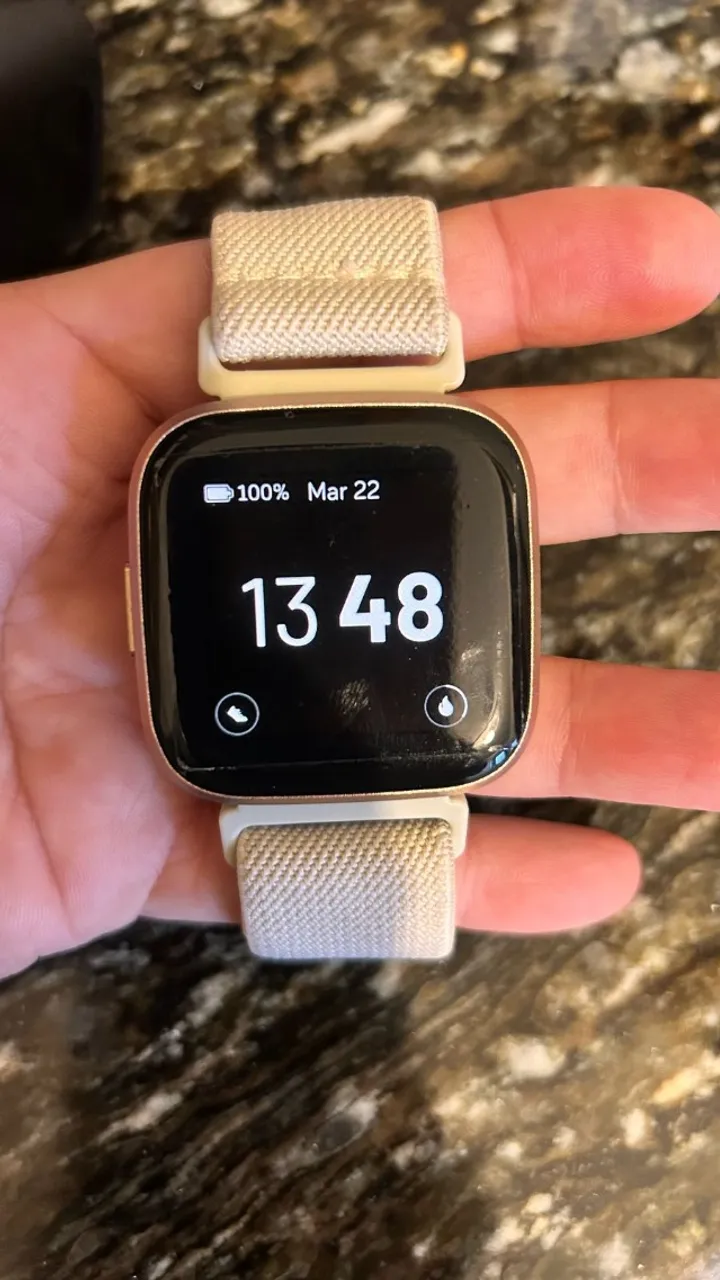 Fitbit Versa 3 | Gold/branco