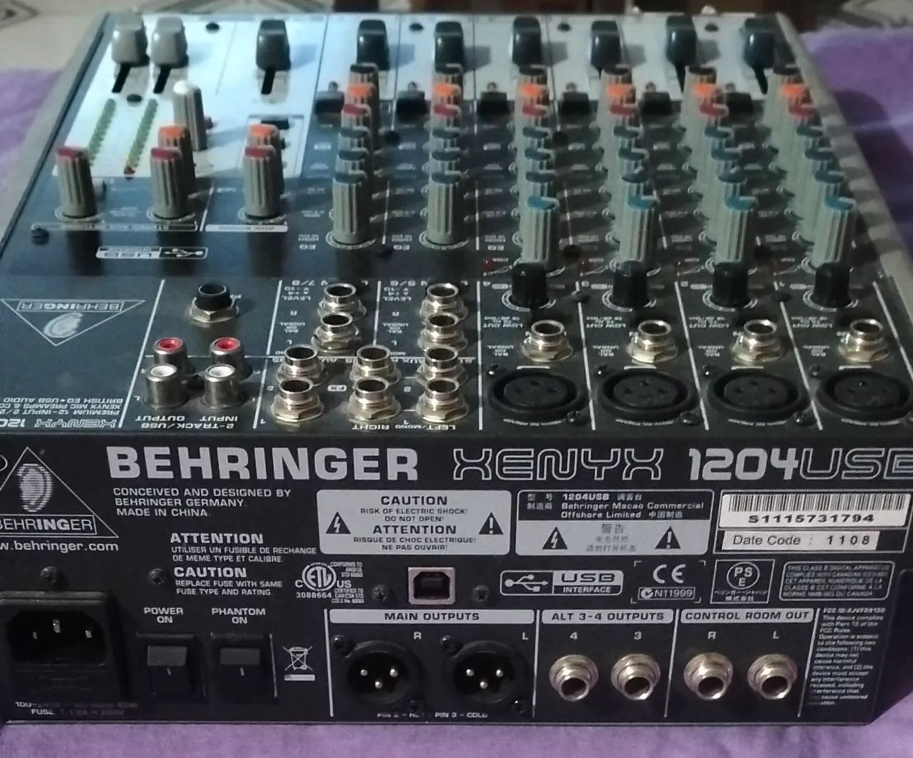 Mesa de Som Behringer Xenyx 1204 USB - Foto 2