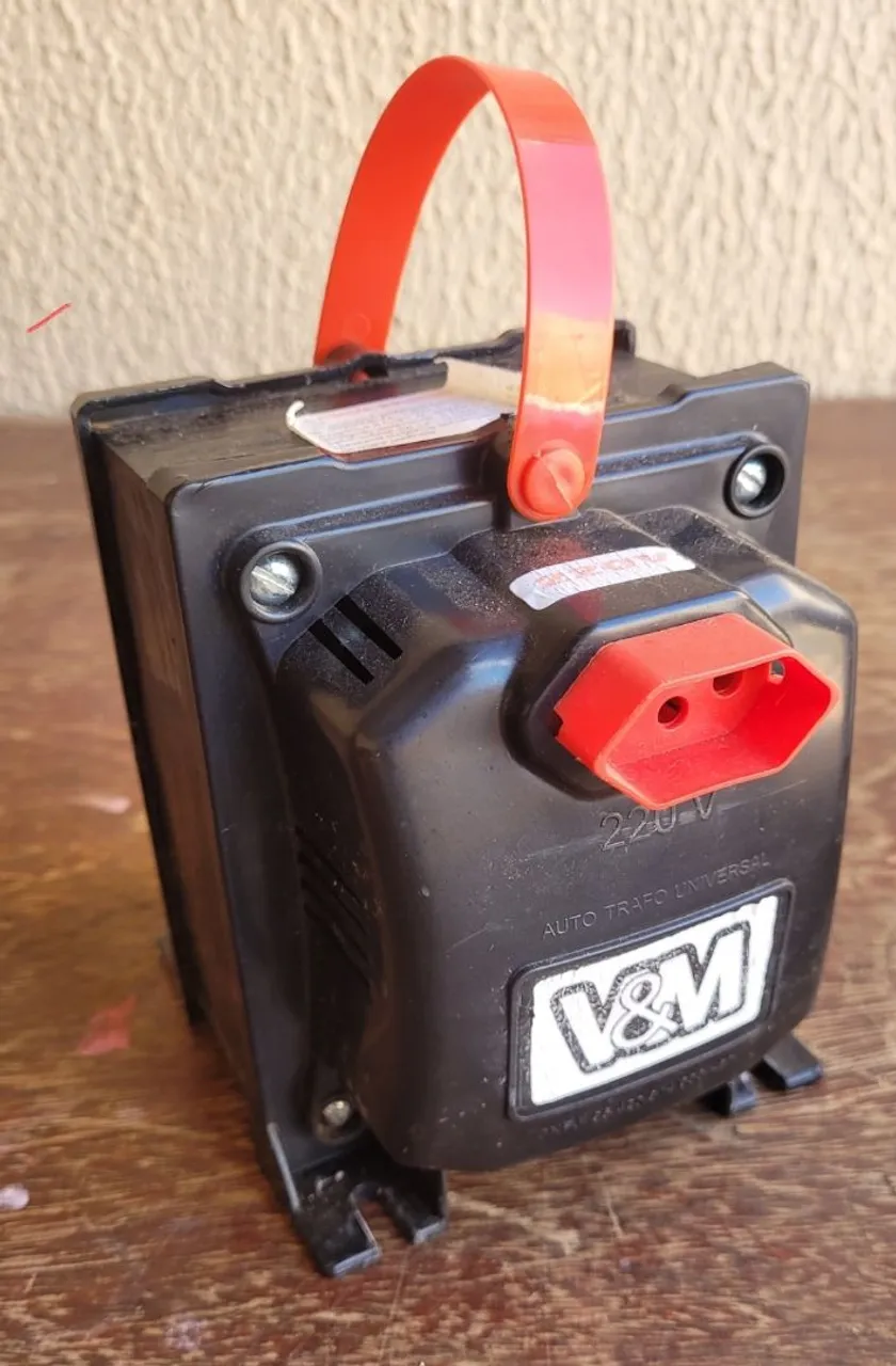 Transformador de Tensão 110v para 220v ou vice-versa