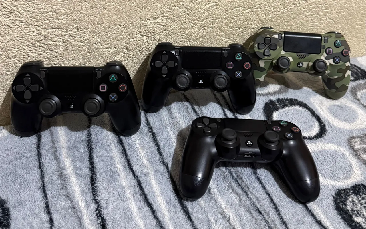 Controle ps4 original semi novo zeros