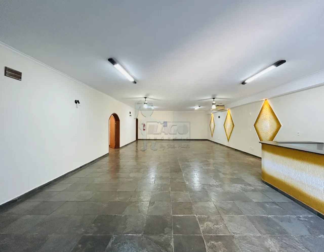 Galpão comercial de 200m² com estacionamento frontal para locação - Jardim Sumaré - Foto 2