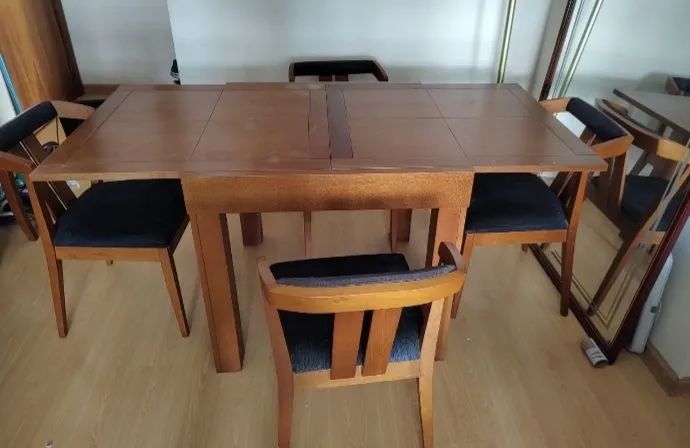 Mesa de Jantar Extensível em Madeira