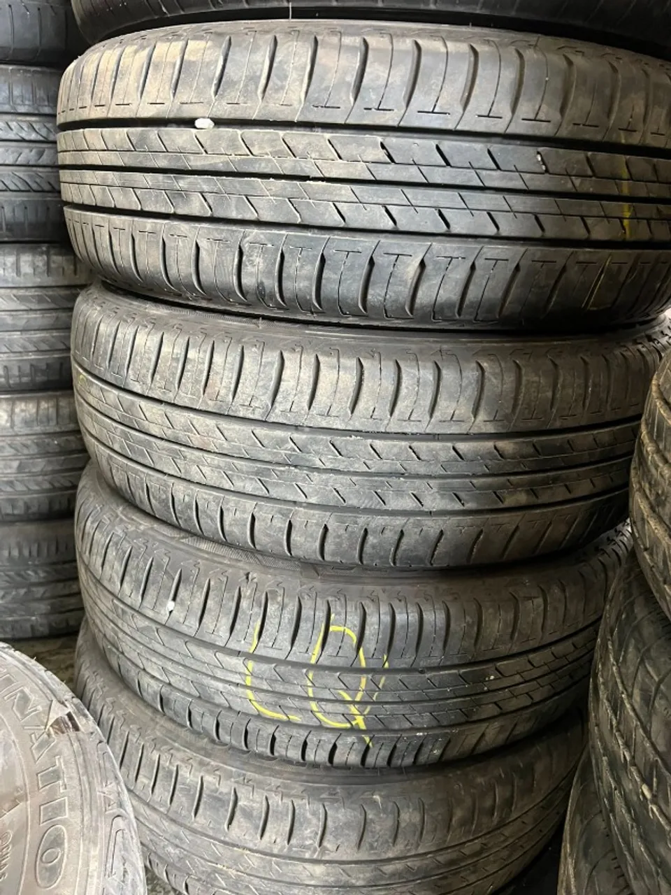 Pneu 185/60/15 Bridgestone Ecopia 98 % vida útil