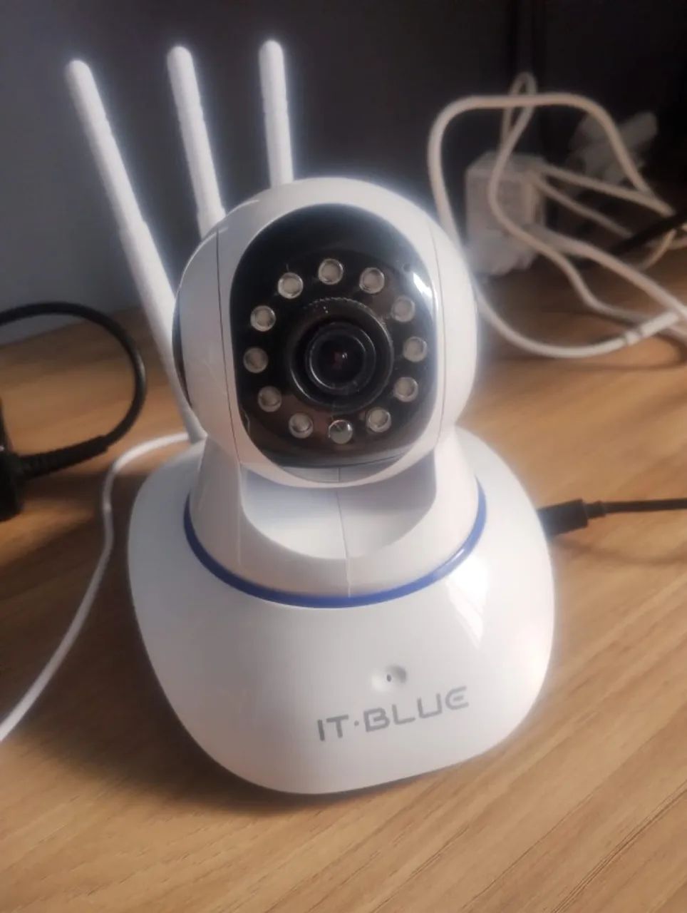 Camera Ip Wifi 3 Antenas Robo Hd Audio Yoosee Função Siga-me Cor Branco