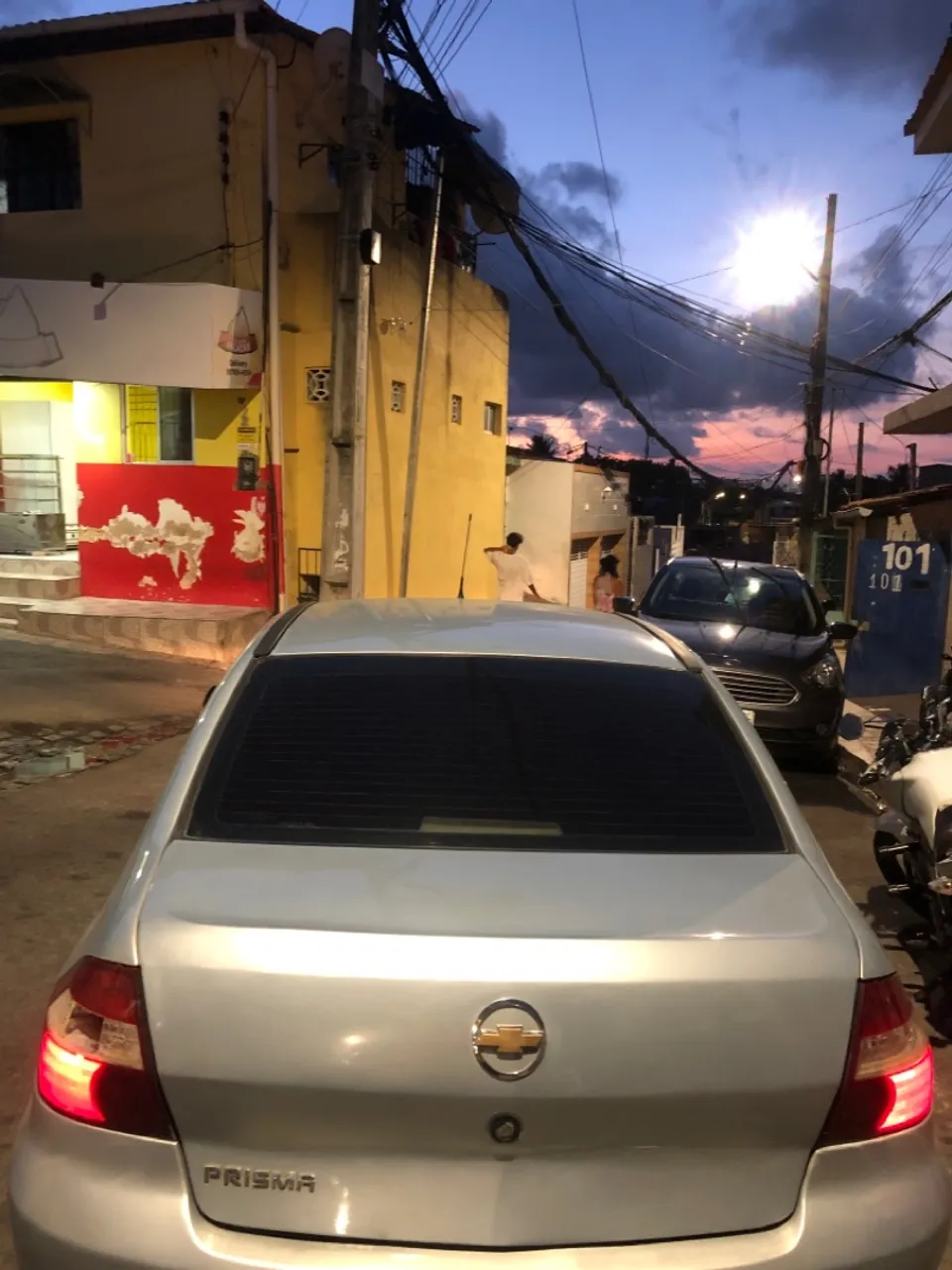 Prisma 2011 a gás aceito troca em carro mais novo e financiado para assumir prestação