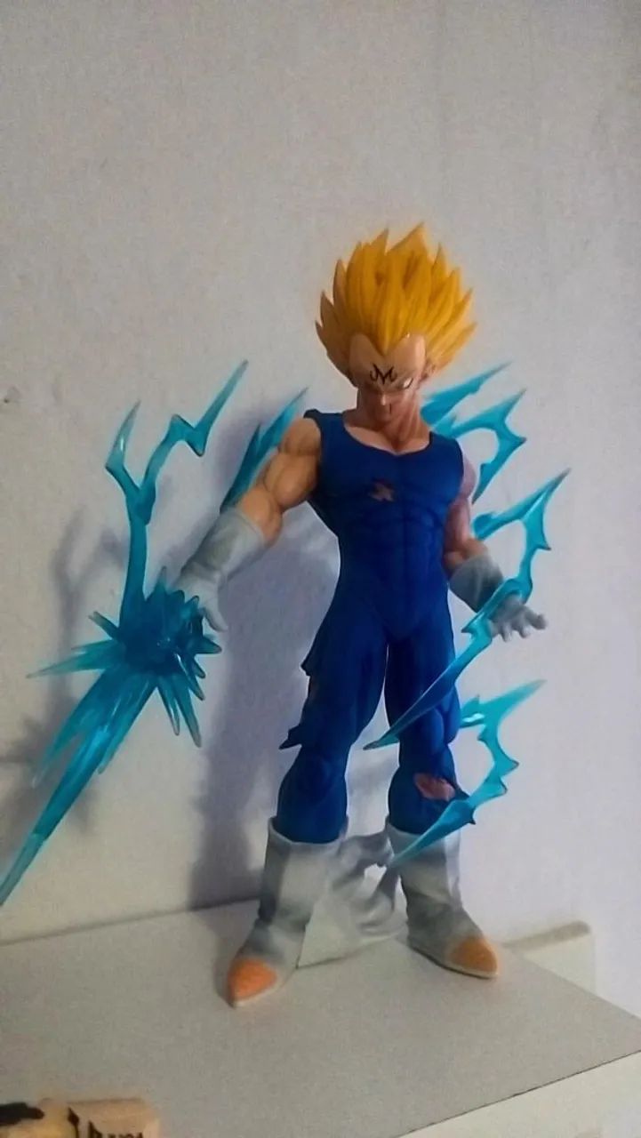 Boneco Vegeta Super Sayajin