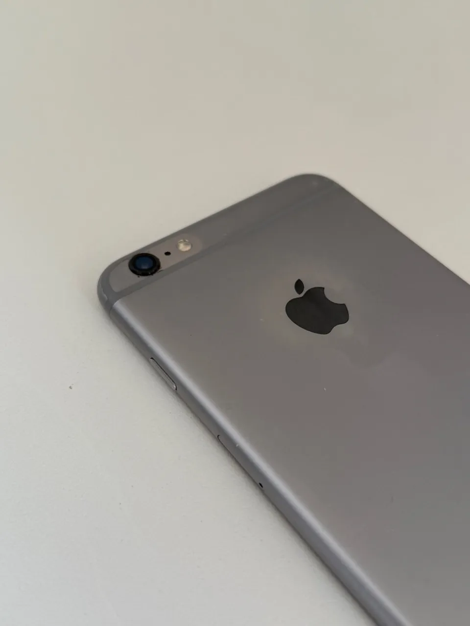 iPhone 6S Plus 128gb Space Gray - R$690,00 ou em até 12x no cartão
