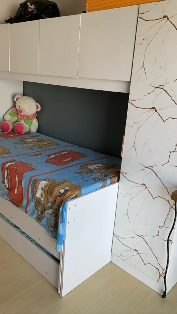 Treliche com armário e 3 colchões