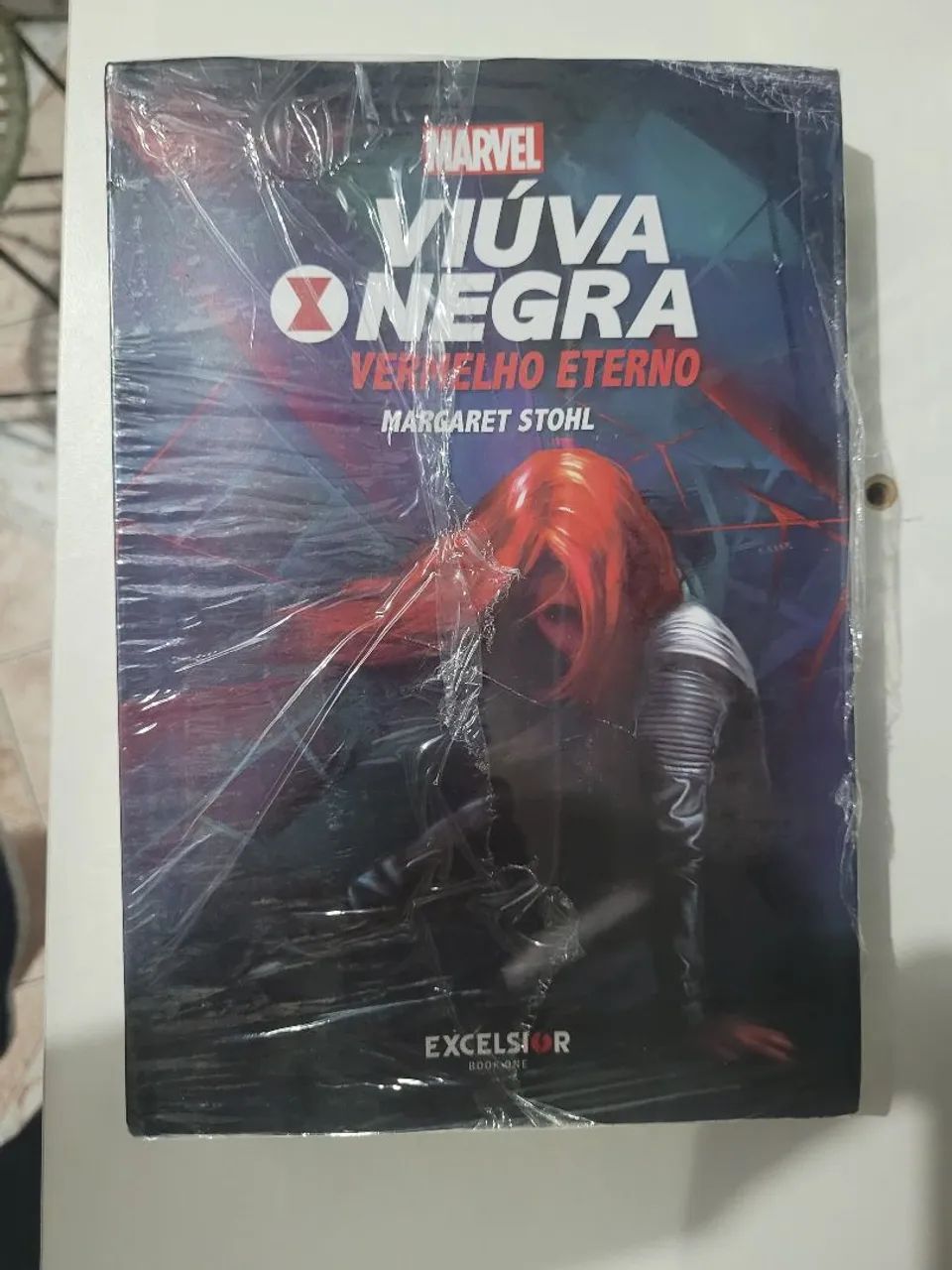 Livro Guerra Civil e Viúva Negra, vermelho eterno - Foto 2