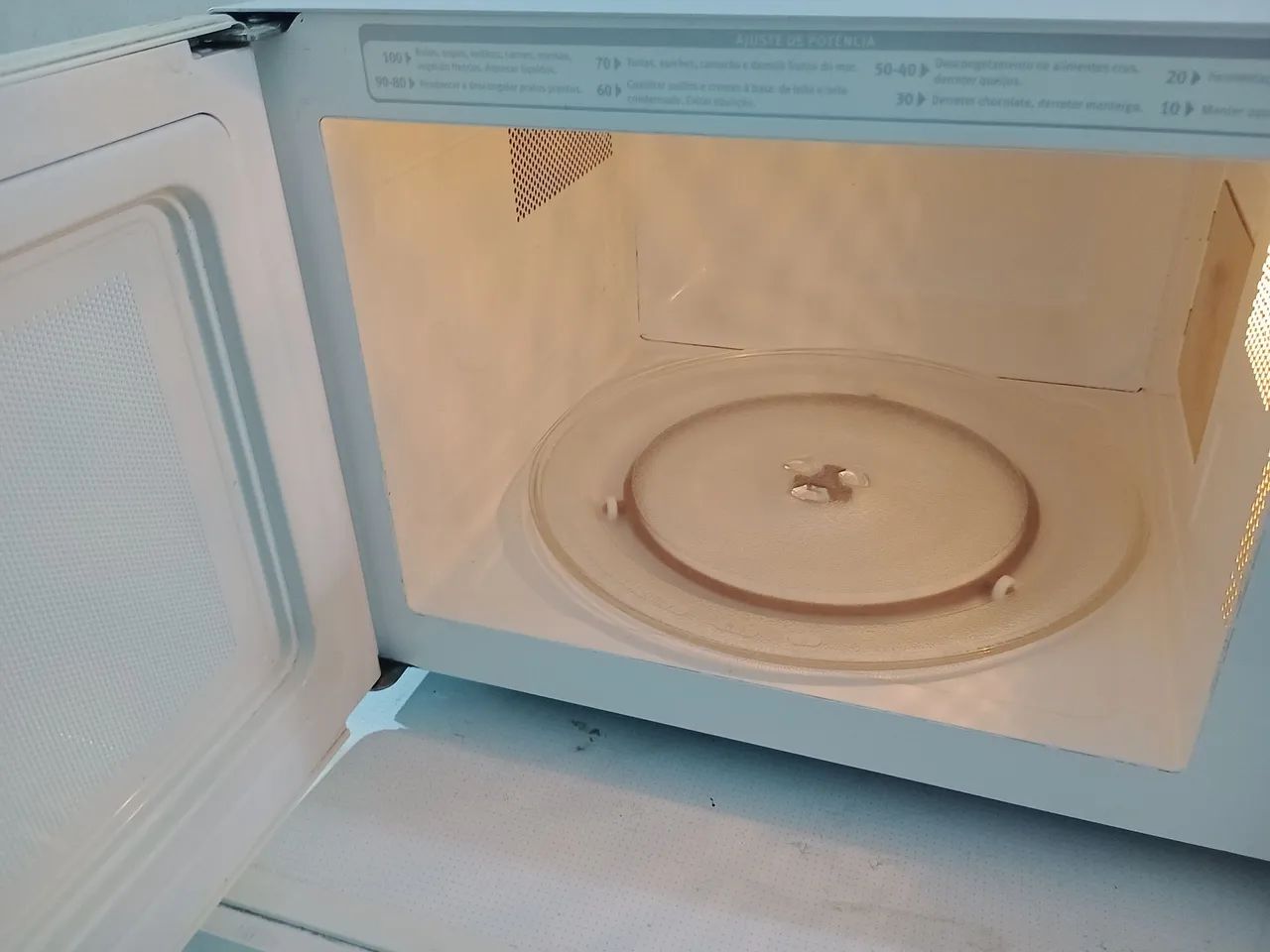 Microondas Eletrolux 31 litros - Foto 2