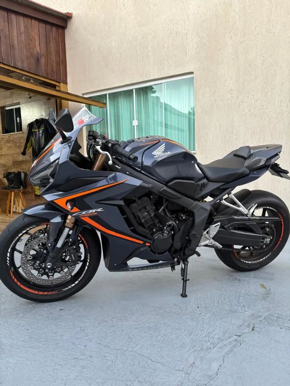CBR 650 R Consorcio