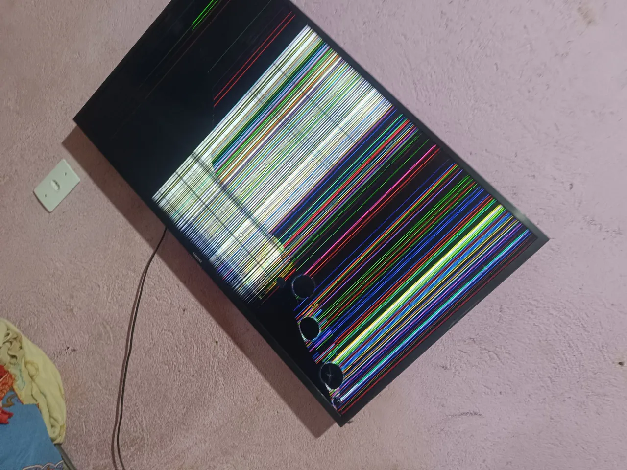 TV Samsung Smart tela danificada - Para retirada de peças