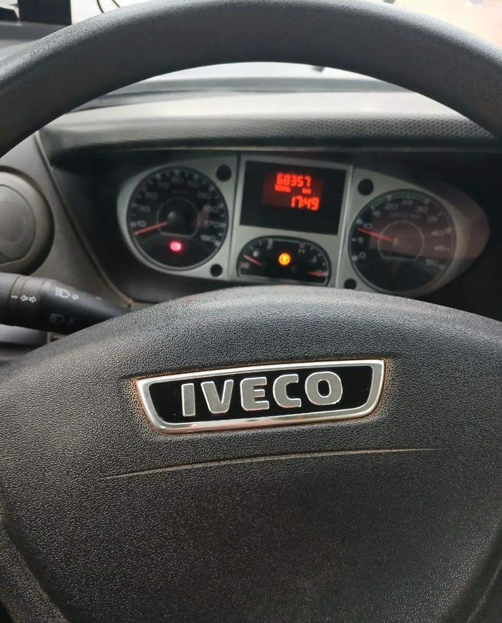 Micro Ônibus Iveco 70C17 ano 2016. Ótimo estado - Foto 8