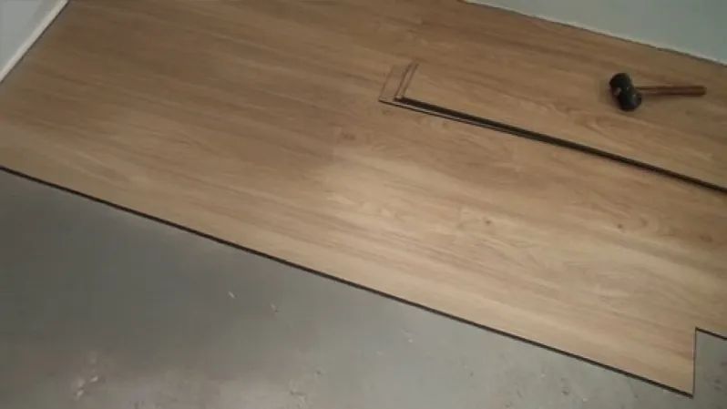 Piso Vinílico colocado com o melhor preço m² de Curitiba e Região - Foto 4