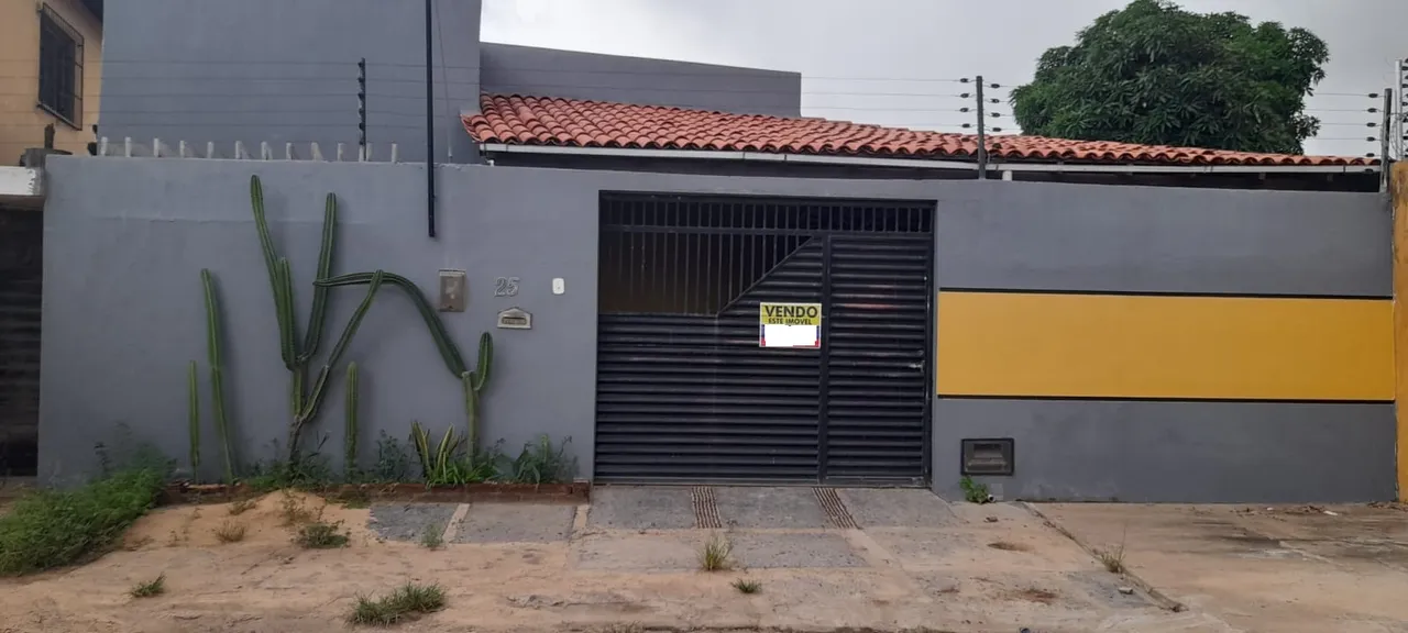 Casa com piscina e 2 quartos no Dirceu Arcoverde