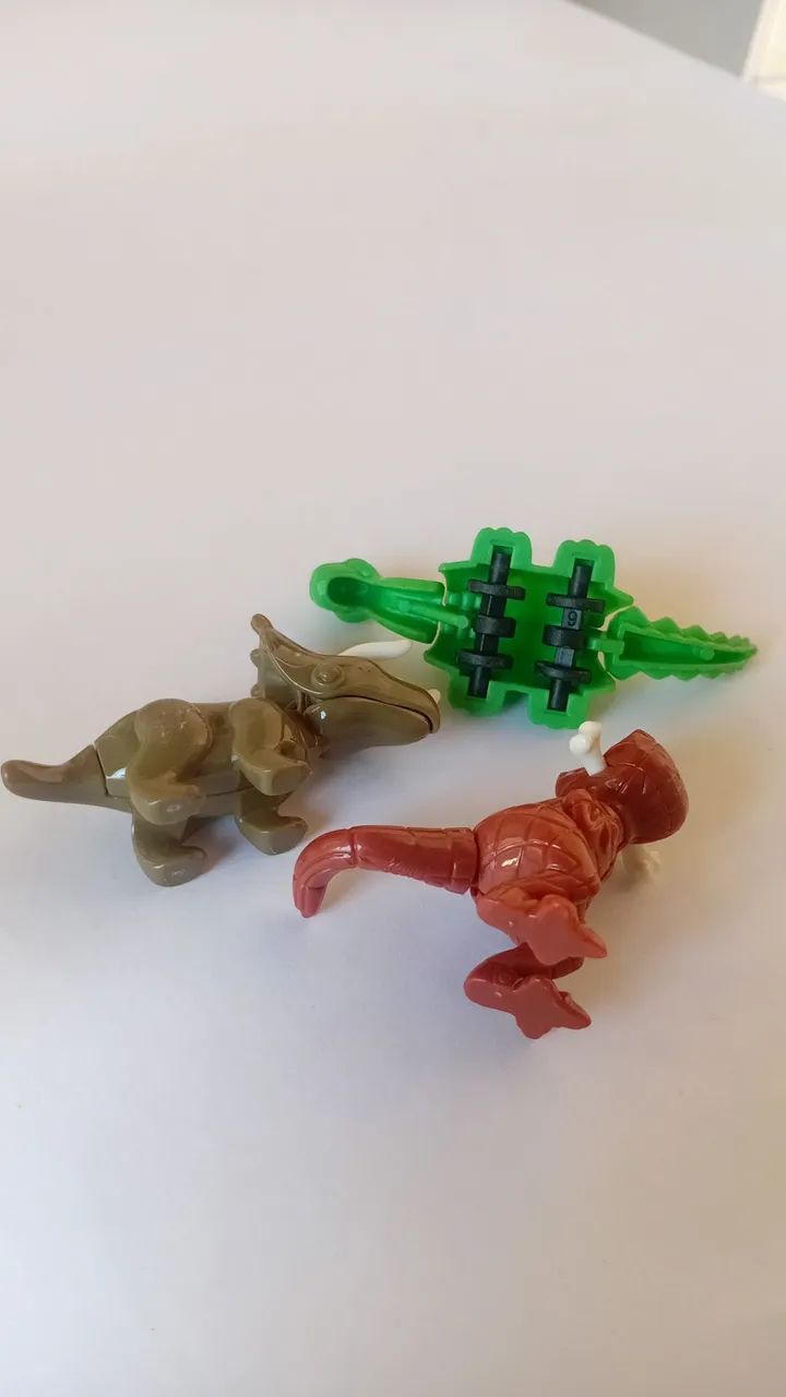 Lote 3 Bonecos antigo brinquedo coleção kinder ovo dinossauros - Foto 3