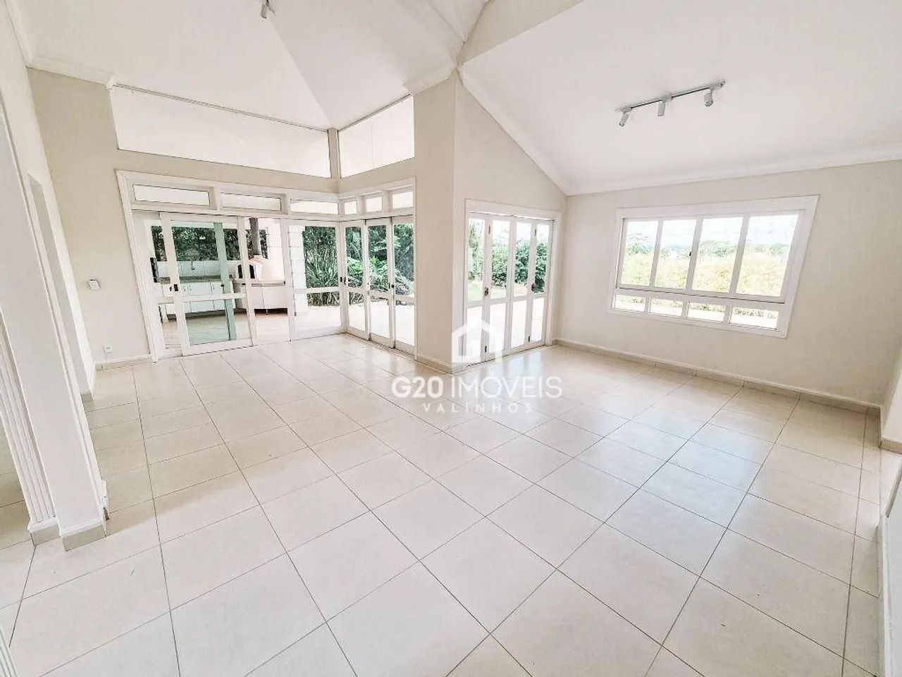 Casa com 3 dormitórios à venda, 400 m² por R$ 1.900.000,00 - Condomínio Villa Toscana - Va - Foto 3