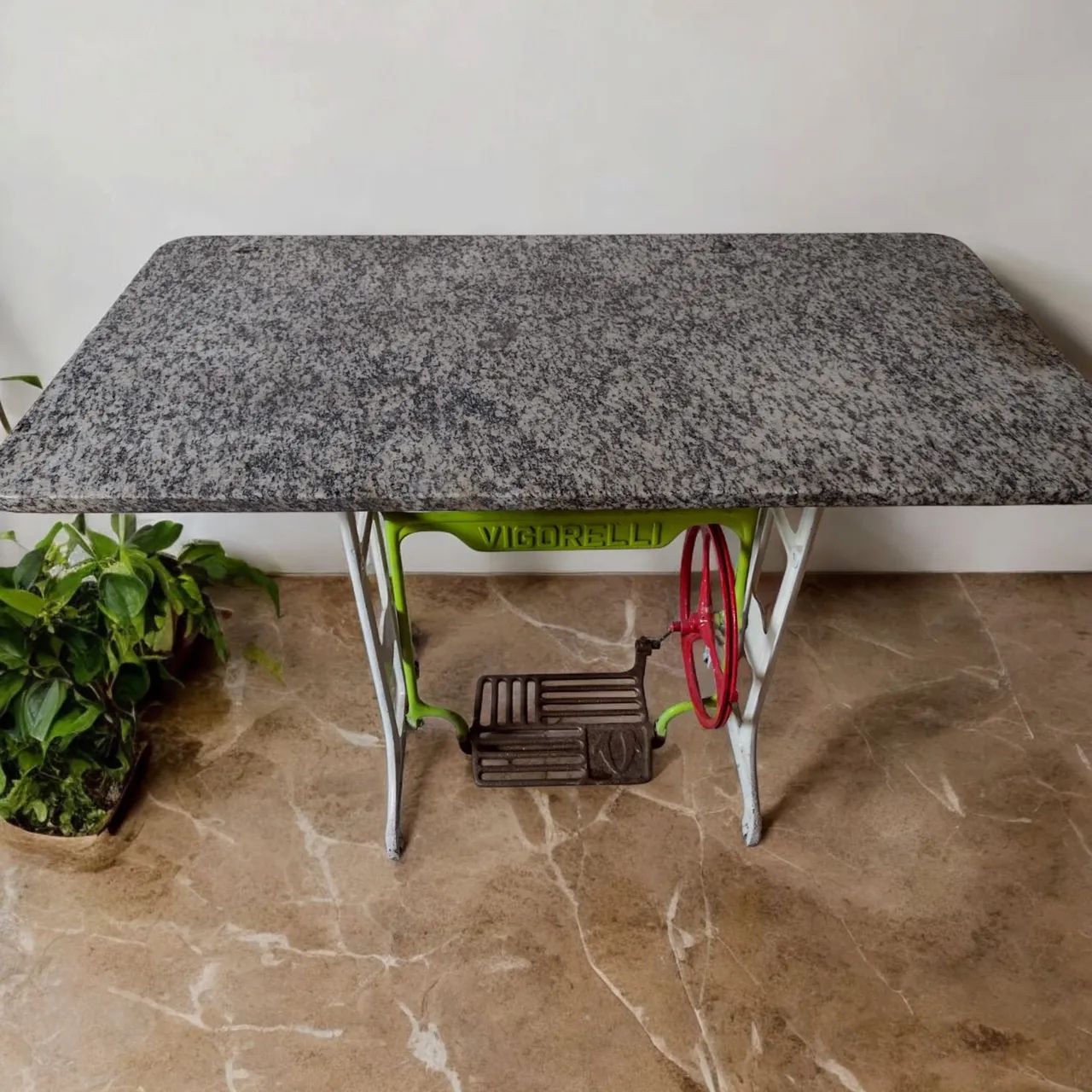 Mesa de granito vintage