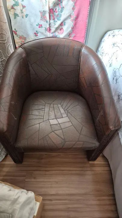 Poltrona de couro marrom em estilo vintage