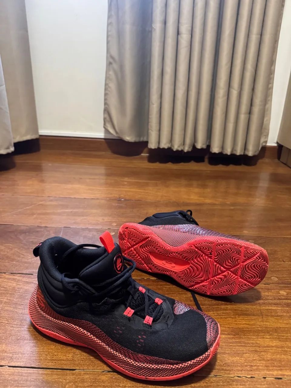 Tênis under armour hovr splash 1