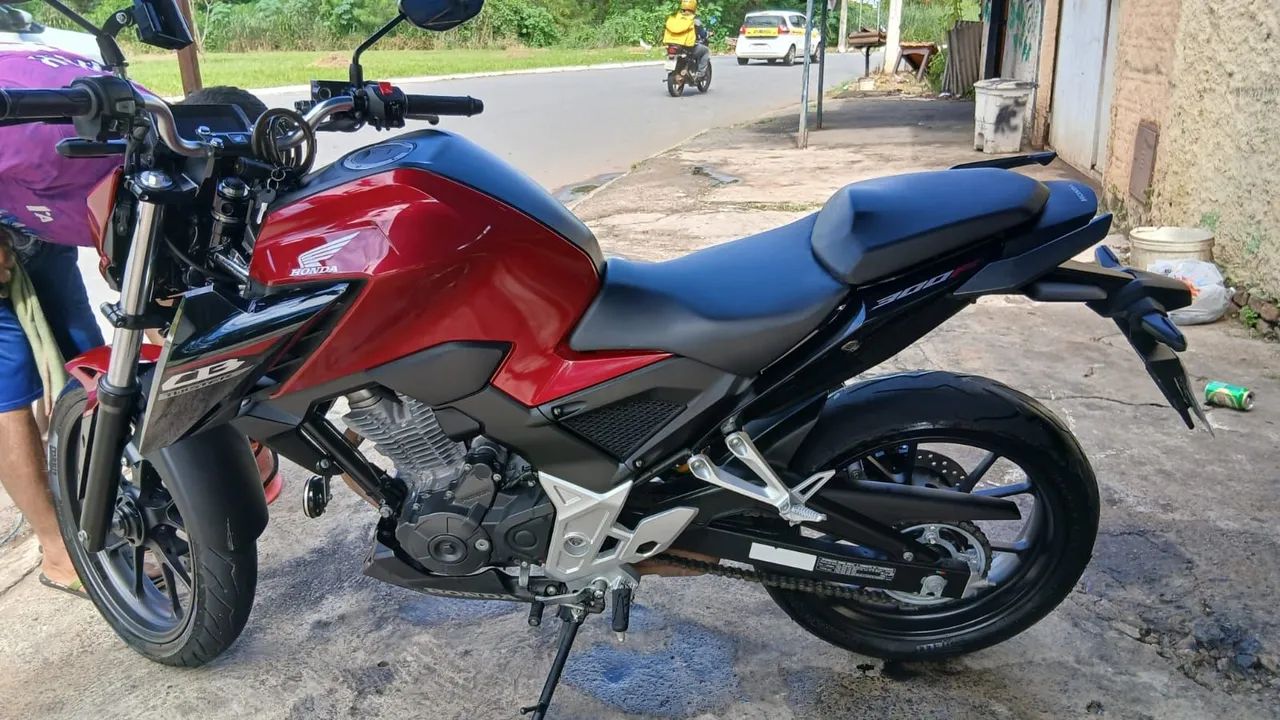 Cb 300f honda  - Foto 4