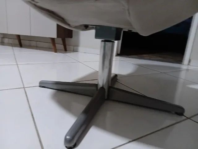 Duas poltronas giratória.  - Foto 2
