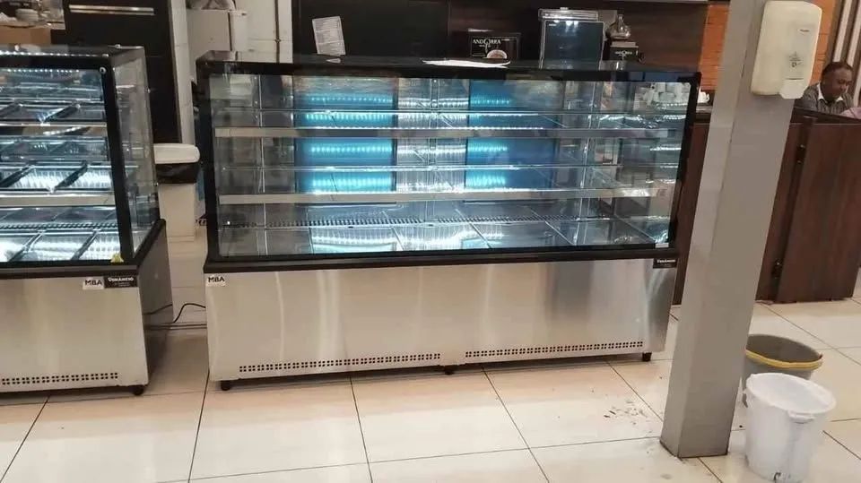 Vitrine Refrigerada 2M ar forçado Venâncio 