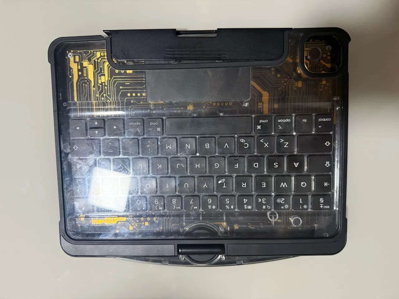 Capa de IPad com teclado touch  - Foto 2