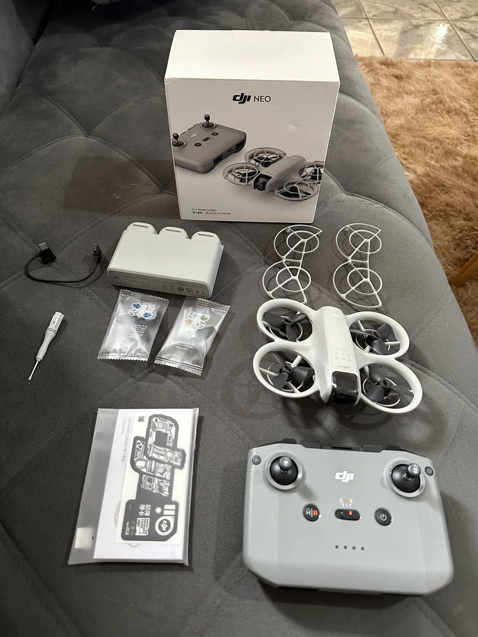 Drone DJI COMBO NEO FLY MORE COM 3 baterias 