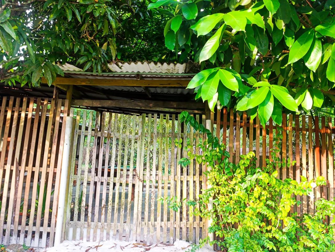 VENDO OU TROCO TERRENO NO OUTEIRO  - Foto 2